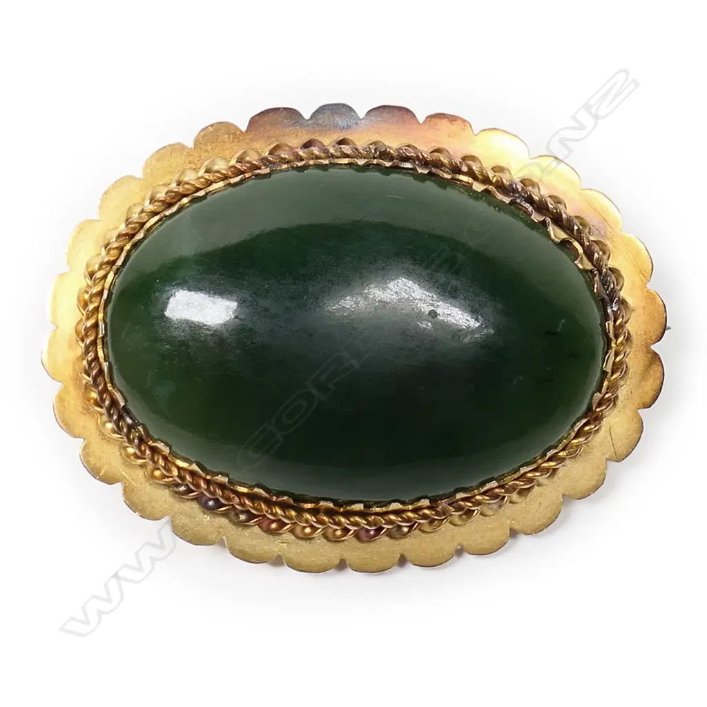 Sandsteins of Christchurch greenstone and 9ct gold brooch, Image 1++
